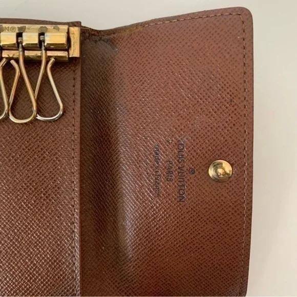 LOUIS VUITTON Monogram 6 Key Holder